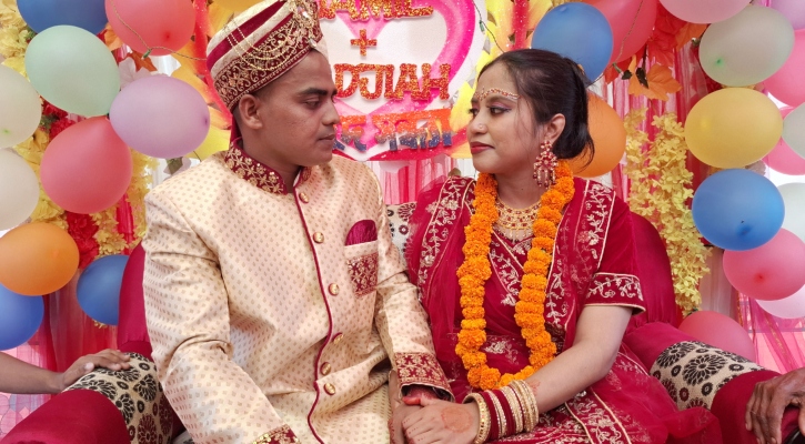 জামিলকে ভালোবেসে মালয়েশিয়া থেকে নওগাঁয় নাজিয়া